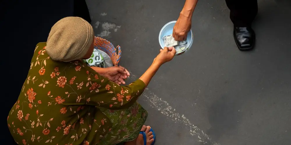 4 Cara Bersedekah atas Nama Orang Tua yang Sudah Meninggal