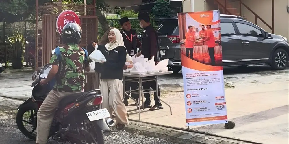 Semarak Ramadhan: Asterra Peduli Bagikan Takjil untuk Masyarakat di Bantul